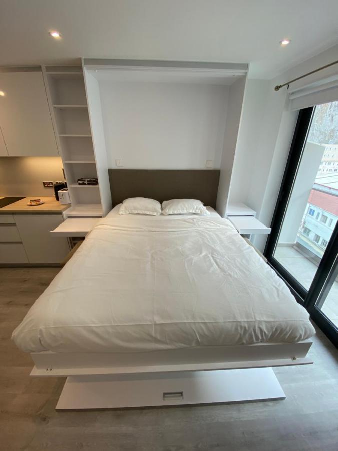 גיברלטר Modern Studio Apartment At The Hub מראה חיצוני תמונה
